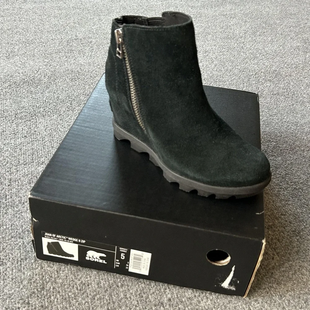 Sorel Joan Of Arctic Wedge II Zip Boots Womens Size 5 Black Suede‎ Booties